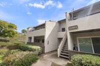 Building Photo - beautifully upgraded 2-bedroom, 1-bath condo in the highly desirable Bench Mark Villas Community