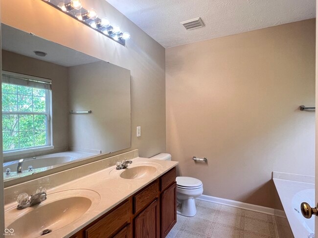 Building Photo - 3332 Decker Ridge Dr