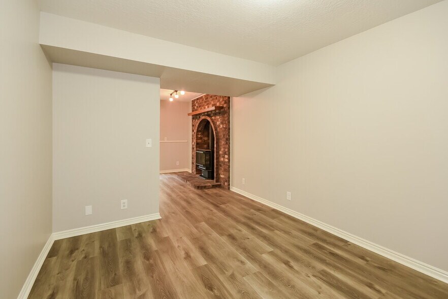 Building Photo - 8017 S 2100 E