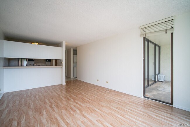 Building Photo - 1 BD/ 1 BA in Pearl One