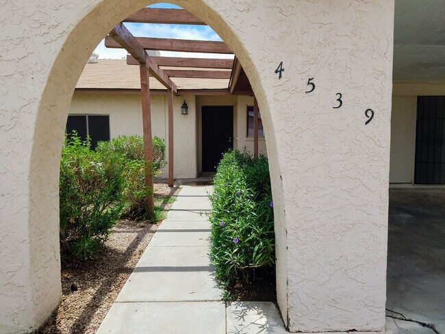 Building Photo - 4539 E Wayland Rd