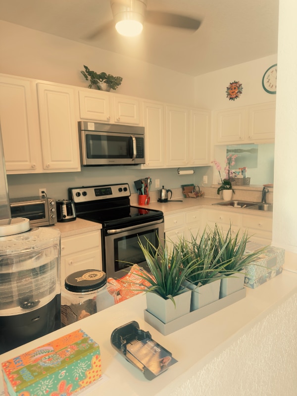 Building Photo - 10012 Pacific Pines Ave