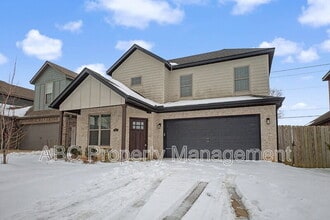 Building Photo - 3213 SW Hillstone Ave