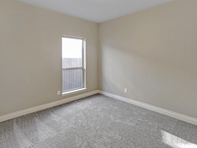 Building Photo - 6634 Waxbill Rd