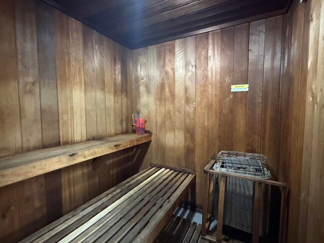 Building Photo - 180 Cypress Club Dr