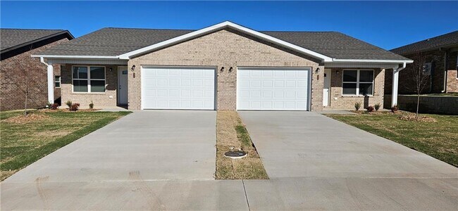 Building Photo - 611 NW 69th Ave