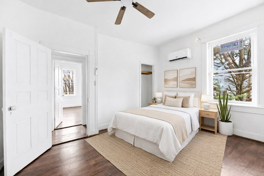 Building Photo - 3110 Main St