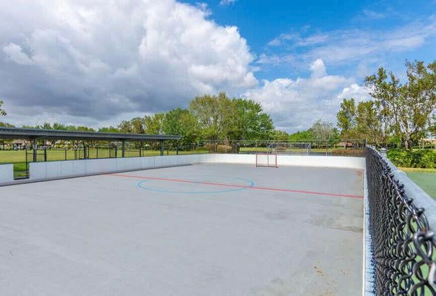 Building Photo - 1342 Crossbill Court