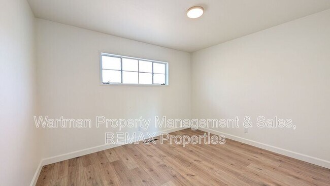 Building Photo - 435 Marian Dr