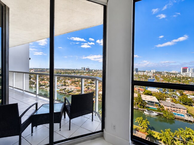 Building Photo - 3640 Yacht Club Dr