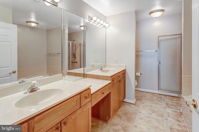Building Photo - 11333 Savannah Dr