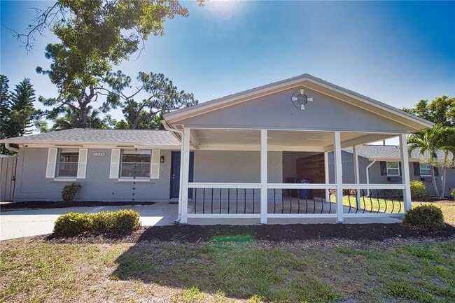 Building Photo - 1056 Venetian Pkwy