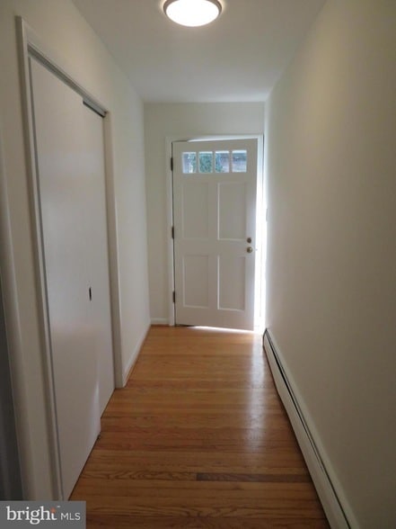 Building Photo - 26 Lakeside Dr