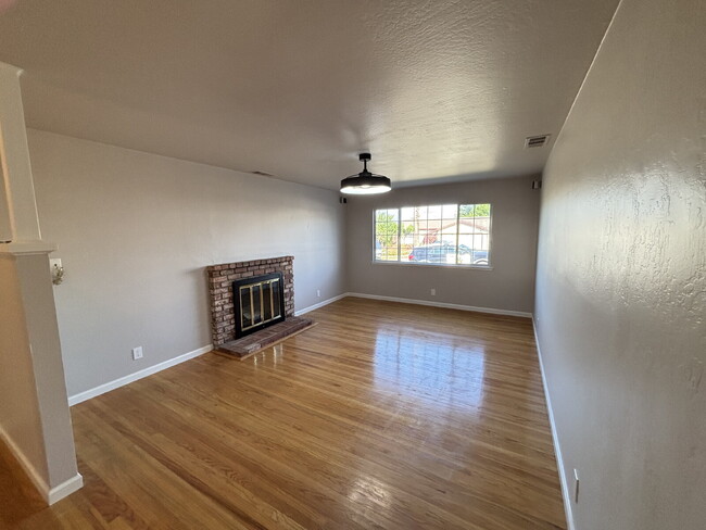 Building Photo - Charming Concord Retreat: 3-Bedroom Gem wi...