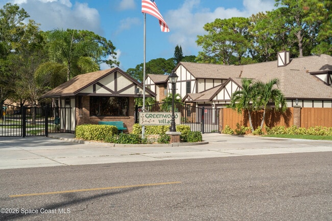 Building Photo - 605 Saint Albans Court