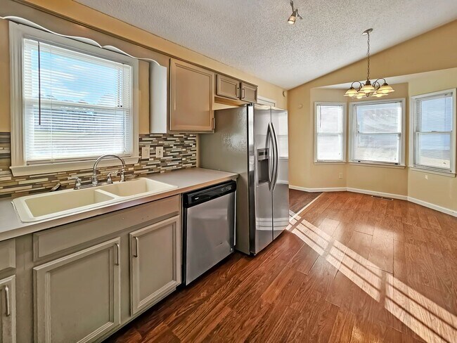 Building Photo - Charming 3 Bed, 2 Bath Home in Douglasvill...