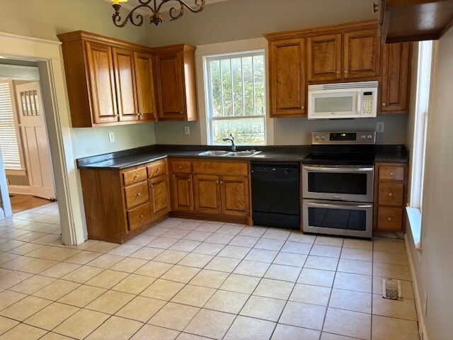 Building Photo - 305 E Lytle St