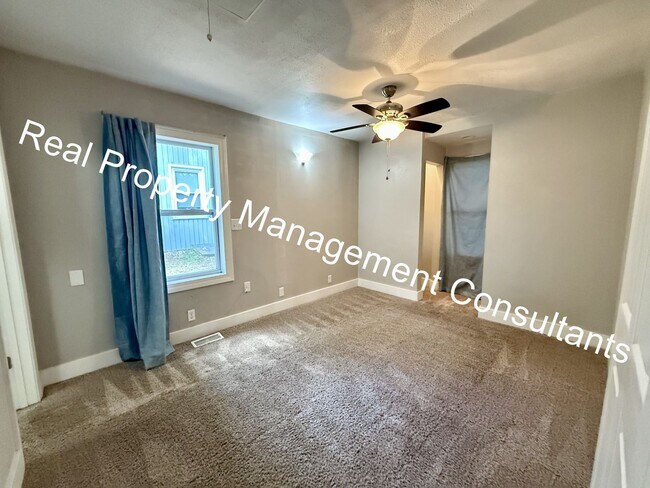 Building Photo - Updated 3-Bedroom Warrensburg Home with Modern Features and Outdoor Oasis!