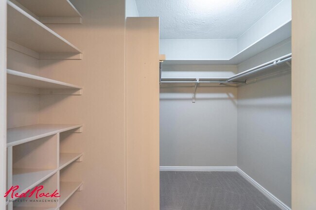 Building Photo - Spacious 6 Bedroom Home with a Balcony!