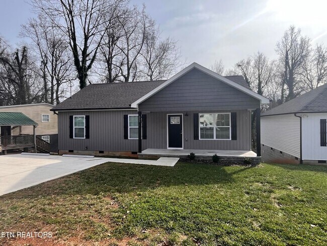 Primary Photo - 355 W Outer Dr