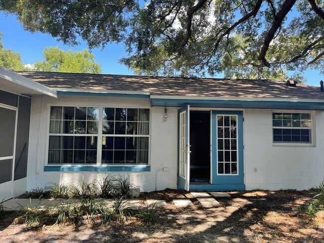 Building Photo - Charming 3 Bed / 2 Bath Home in Winter Spr...