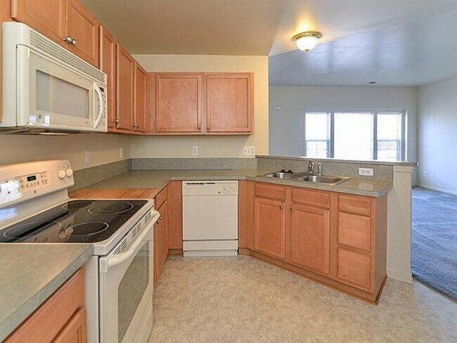 Building Photo - 2076 Cloverly Ln