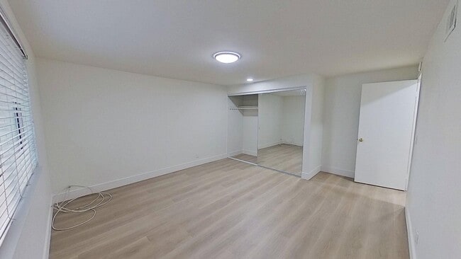 Building Photo - 5913 E Tiber Dr