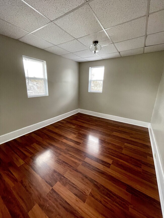 Building Photo - 22 East Ave