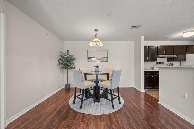 Building Photo - 6823 Meadow Creek Dr