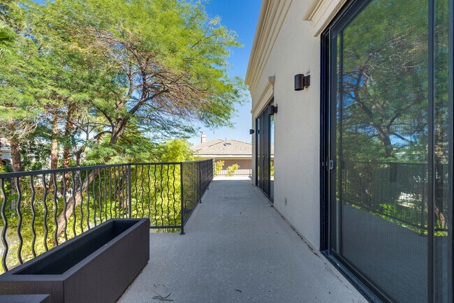 Building Photo - Luxury Summerlin Living in Gated Canyon Crest Community