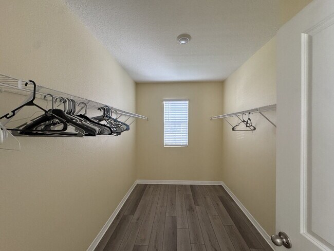 Building Photo - 32562 Canyonlands Dr