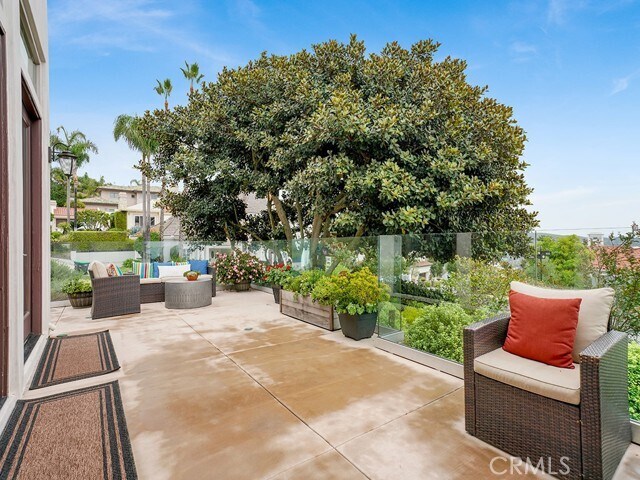 Building Photo - 75 Marbella