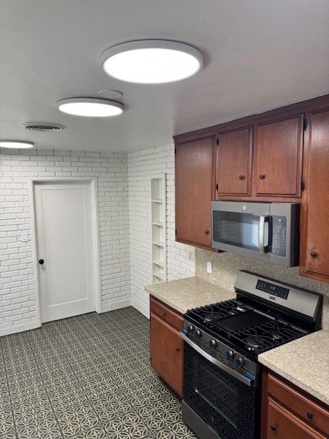 Building Photo - 2230 Alta Vista Dr