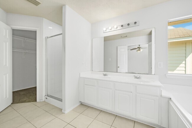 Building Photo - 307 Gateship Dr