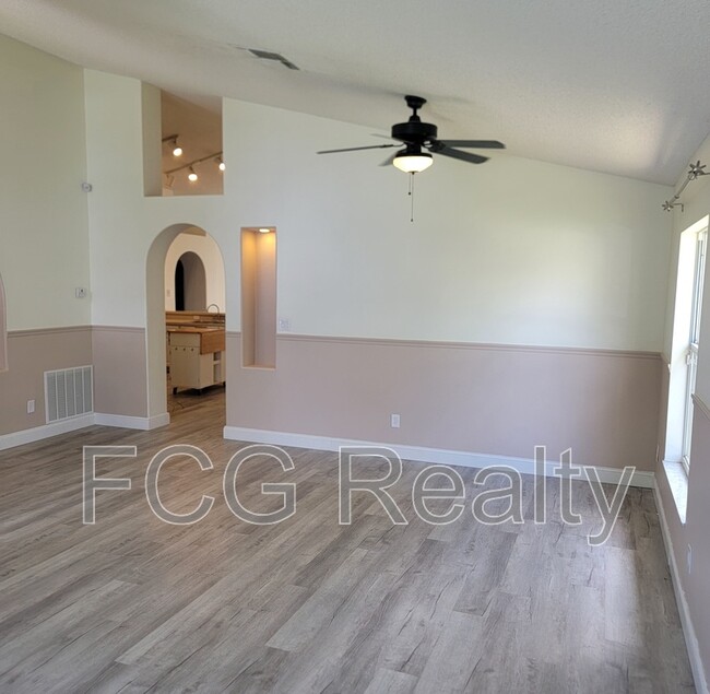 Building Photo - 1167 Singleton Cir