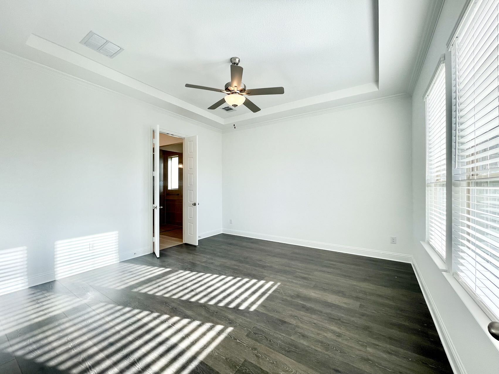Building Photo - 16643 Chadwell Dr