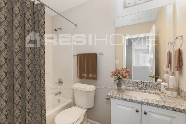 Building Photo - 3035 Hampton Club Way