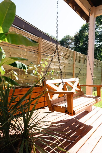 Building Photo - 1585 Secessionville Rd