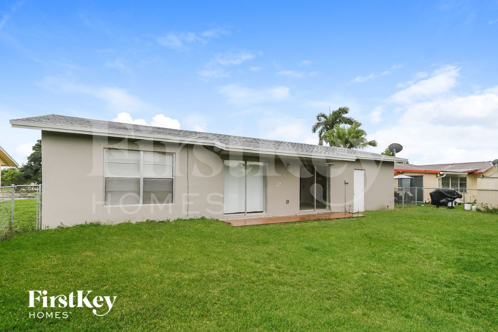 Building Photo - 9749 Sandalfoot Blvd