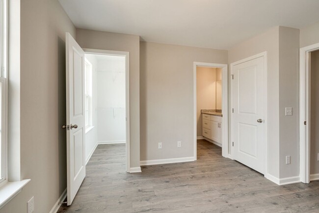 Building Photo - Lovely Townhome in Columbia!