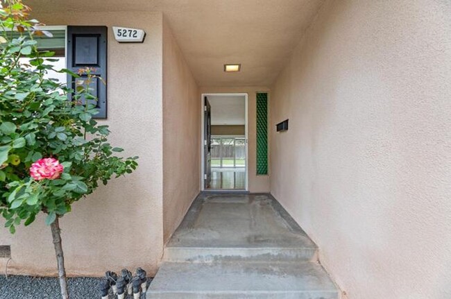 Building Photo - 4 Bedroom / 2 Bathroom Home for Rent $2,700