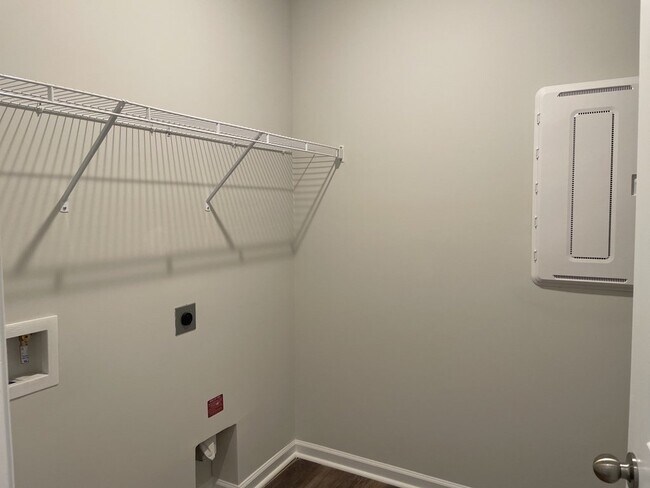 Building Photo - 239 W Bradford Pointe Dr