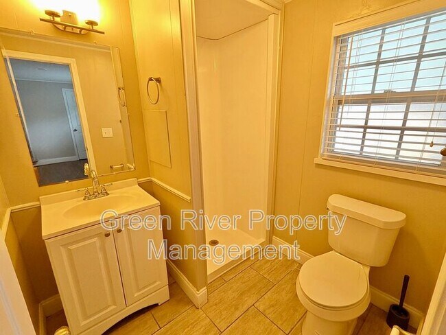 Building Photo - 146 Phoenetia Dr