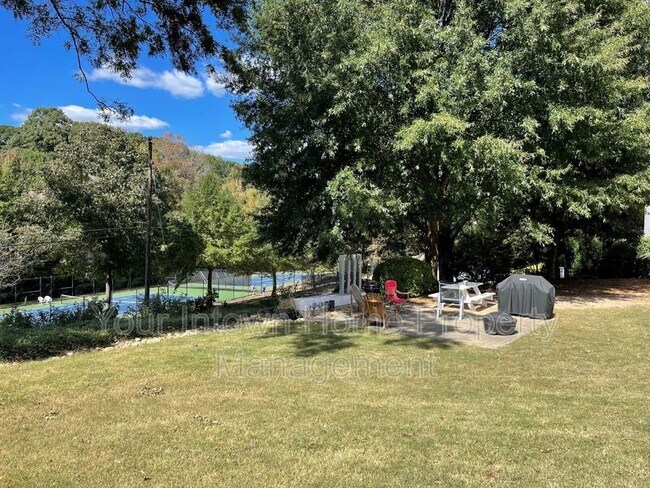 Building Photo - 1355 Euclid Ave NE