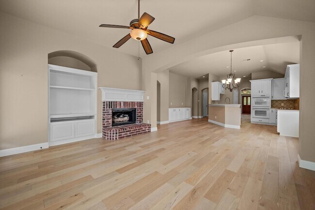 Building Photo - 4617 Kingsway Ln
