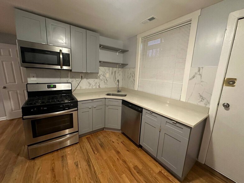 Building Photo - 2606 W Le Moyne St