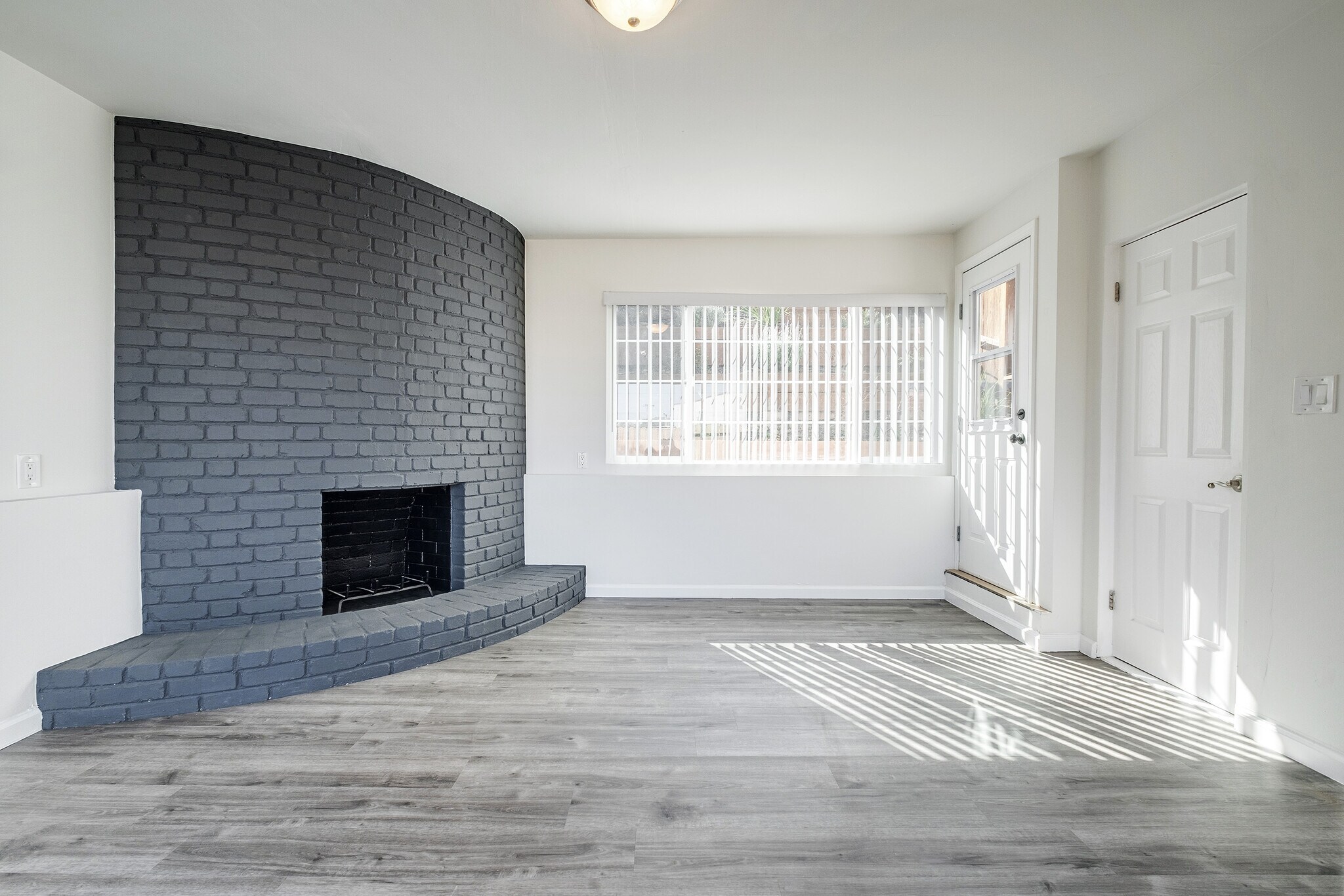 Building Photo - 97 Canyon Dr