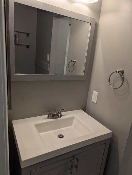 Building Photo - 47 Summer Oaks Dr