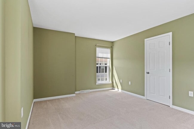 Building Photo - 3030 Meridian Cmns