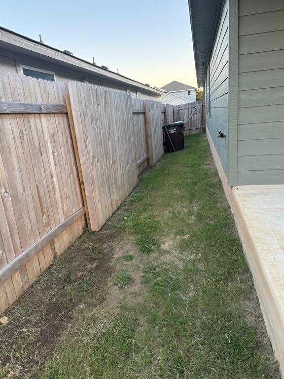 Building Photo - 623 Sun Grv Trl